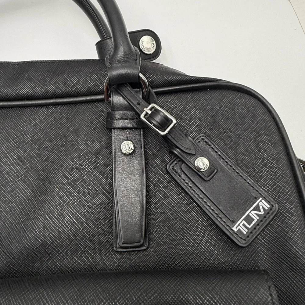 TUMI Villa Lucca City Business Tote 73124D2 Black Leather Laptop Bag T-Pass Keys